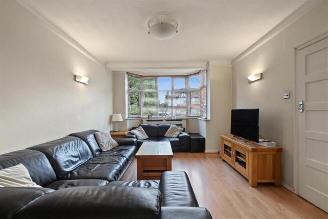 357 Firs Lane, London N13 5LX-No Watermark-01-4.jp