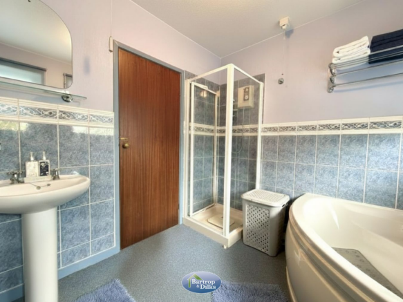 2 bed Detached Bungalow for sale Image 4