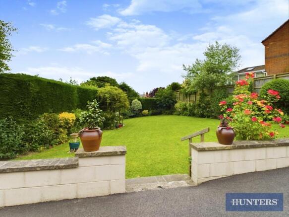 2 bed Apartment to rent Image 11