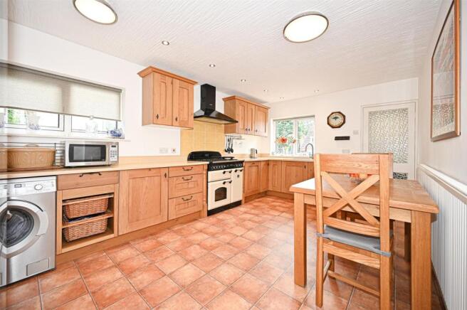 Dining kitchen