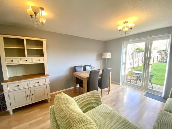 LIVING/DINING ROOM