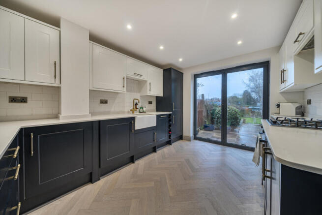 1399922-5-6971040...