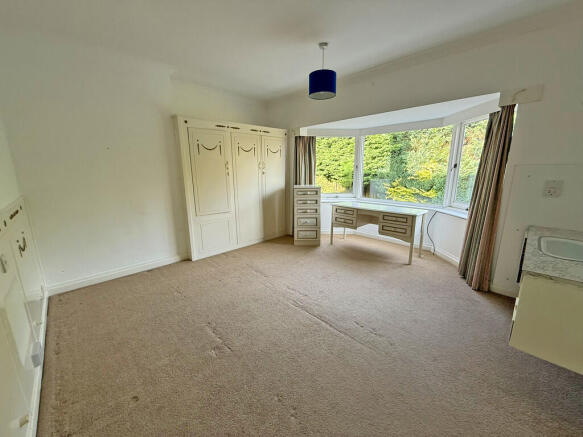 3 bed Flat for sale Image 9