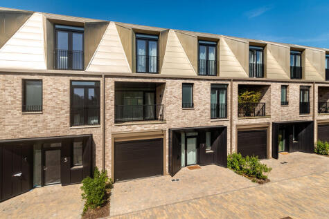 Gildenhowe, Eddington, Cambridge