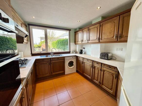 4 bed Semi-Detached for sale Image 7