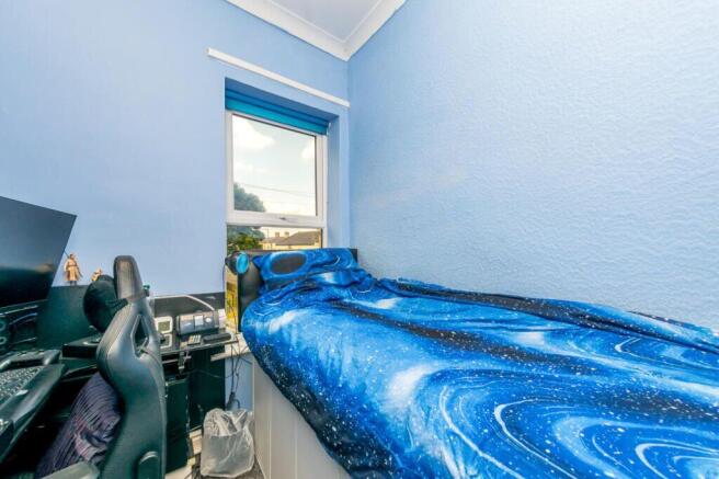 3 bed Terraced to rent Image 5