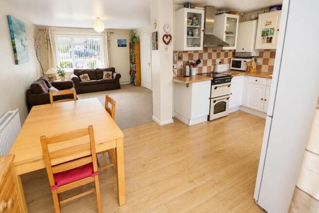 Kitchen / Dining