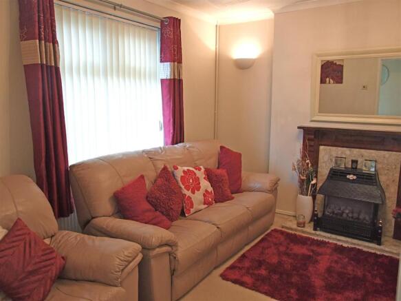 LOUNGE-PHOTO 2