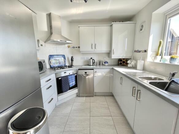 WORDSLEY - Argyle Close photo 4