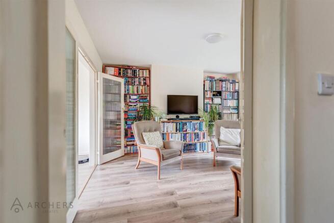 3 bed Semi-Detached for sale Image 6