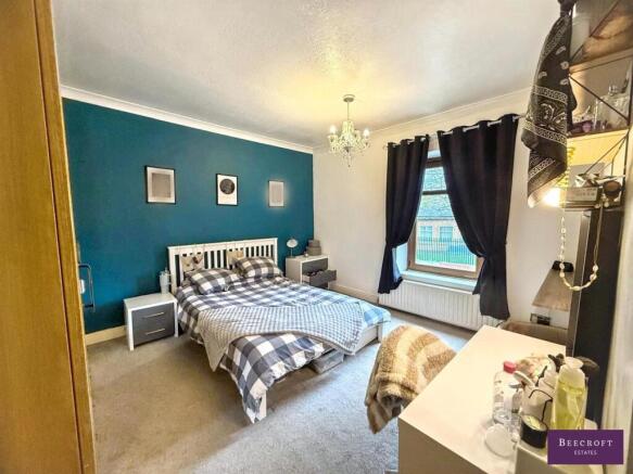 3 bed Terraced for sale Image 9