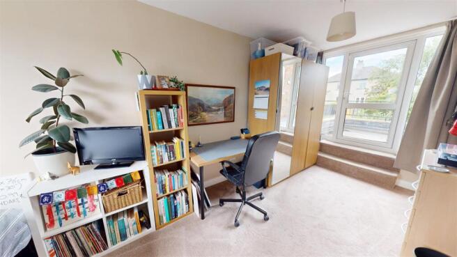 4 bed Semi-Detached for sale Image 12