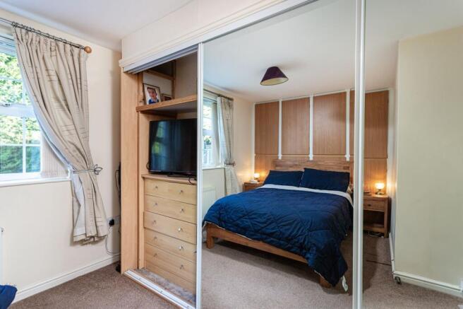 2 bed Flat for sale Image 9