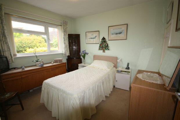 Bedroom 3/Dining Roo