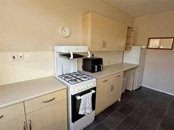 Kitchen v1.jpg