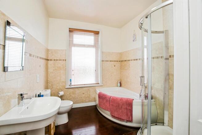 3 bed Semi-Detached for sale Image 12