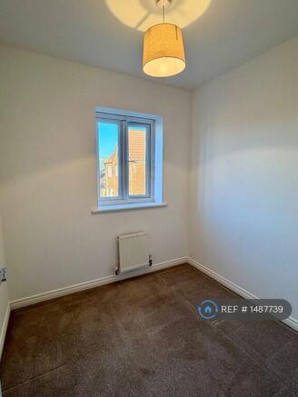 3 bed Semi-Detached to rent Image 10