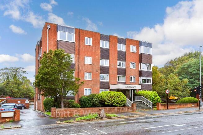 3-bed flat on The Drive, Hove, East Sussex, £485,000