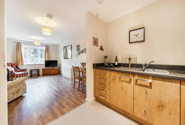 1409397-9-698de7e...