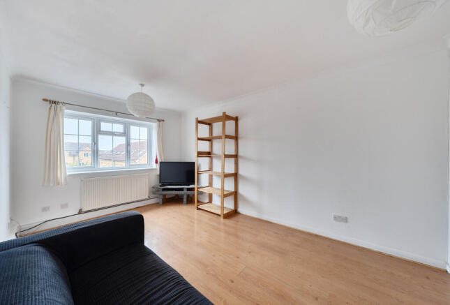 Wilkins Close, Mitcham, CR4 photo 2