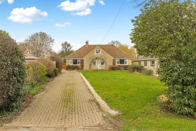 Winds Whisper, 272 Broughton Road, Banbury-1.jpg