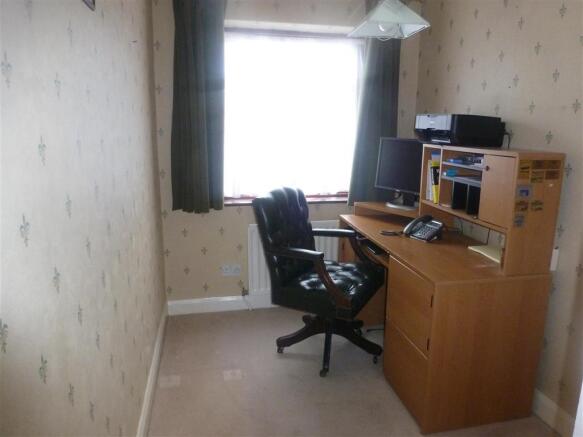 Bedroom 3/Study