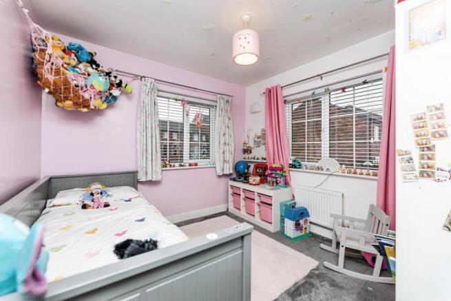 3 bed Semi-Detached for sale Image 8
