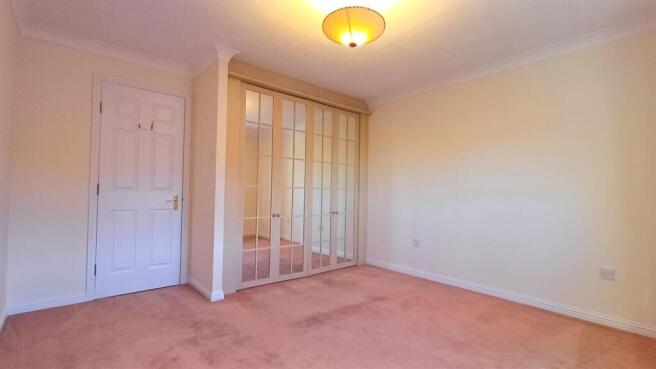 2 bed Flat to rent Image 9