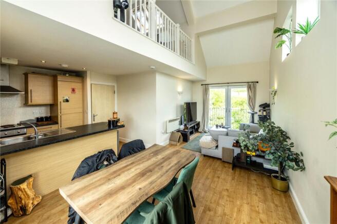 3 bed Apartment for sale Image 7