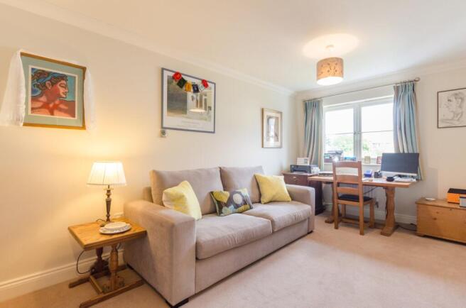 4 bed House for sale Image 9