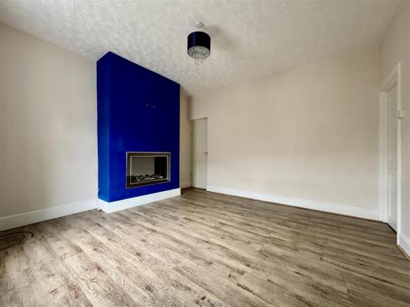 2 bed Semi-Detached for sale Image 2
