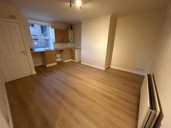 1 bed Terraced to rent Image 6