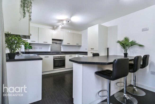 3 bed Semi-Detached for sale Image 7