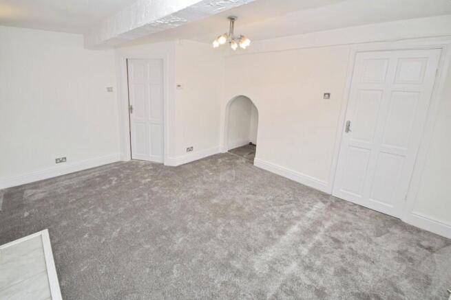 2 bed End of Terrace to rent Image 5