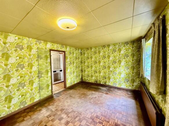 Farm Close, Southall photo 4