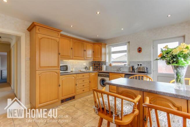 KITCHEN: