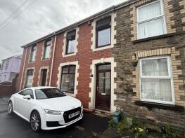48, Panteg, Llanelli SA15 3TE