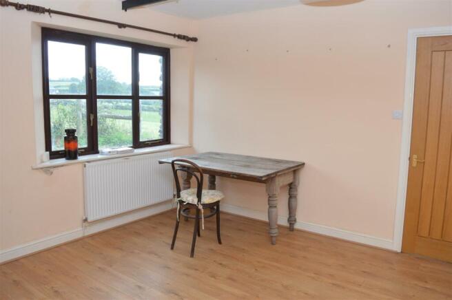 Dining Room-Bed 4.JPG