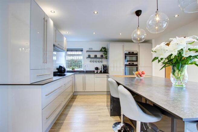 Kitchen/Dining Area