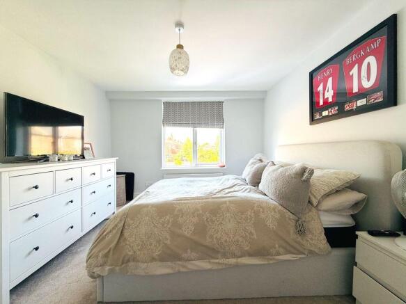 4 bed Semi-Detached for sale Image 12