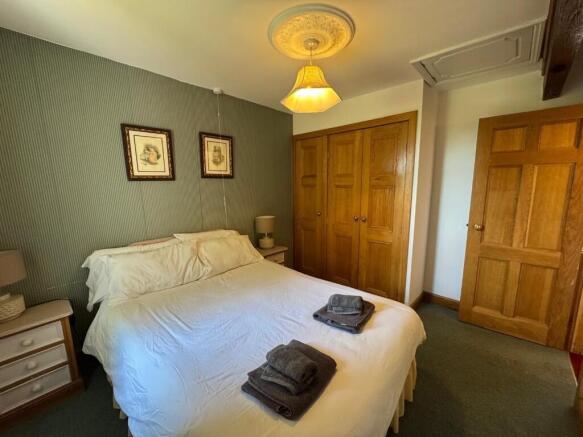 4 bed Cottage to rent Image 8