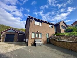 3, Clos Sant Teilo, Llangyfelach, Swansea SA5 7HG