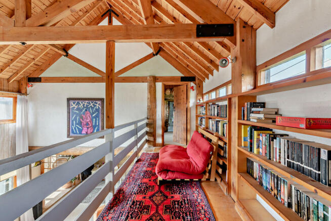 8586761-interior2...