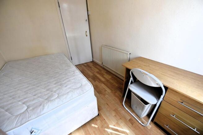 4 bed House to rent Image 7