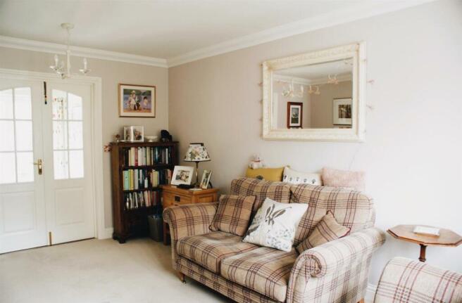 Living room 1.jpeg