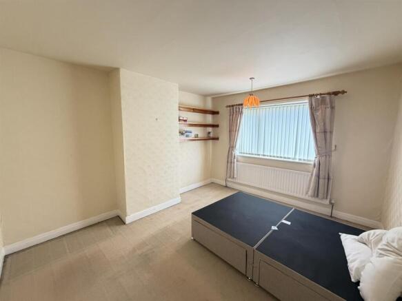 3 bed House for sale Image 11