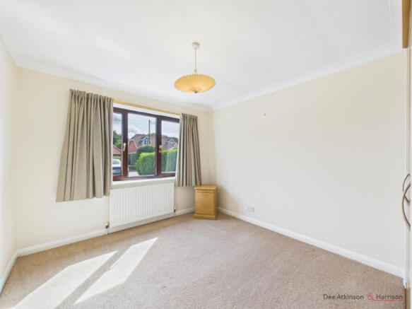 4 bed Detached Bungalow for sale Image 9