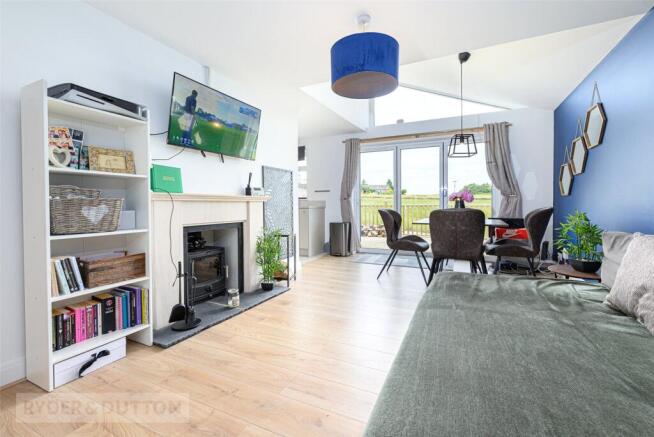 2 bed Detached Bungalow for sale Image 5