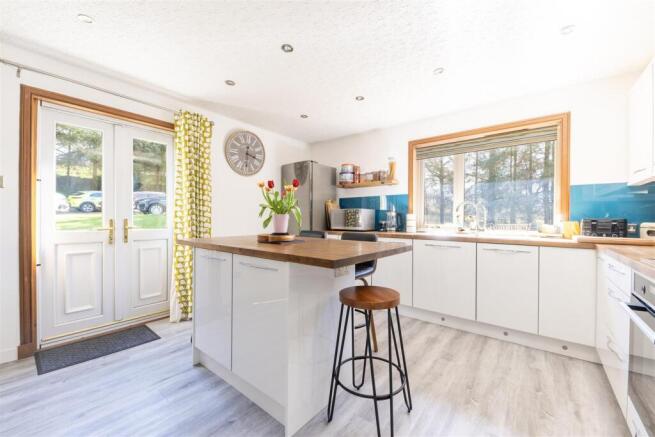 KITCHEN 1.jpg