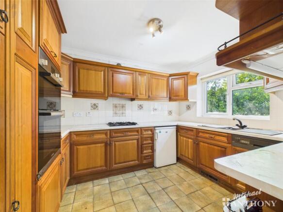 CAM03218G0-PR0625-STILL004